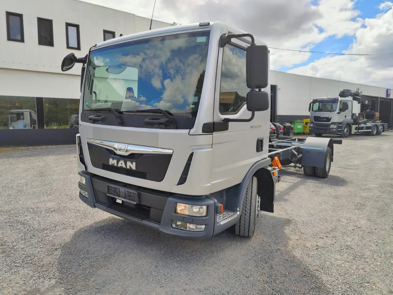 MAN TGL 12.250 Chassis cabine Euro6 - شاحنة هيكل كابينة: صورة 2 MAN TGL 12.250 Chassis cabine Euro6 - شاحنة هيكل كابينة: صورة 2