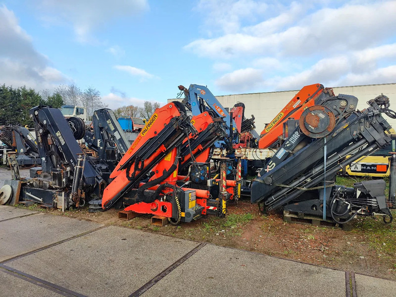 Palfinger Autolaadkranen / vrachtwagenkranen / kranen Cranes Palfinger / HIAB / Fassi / Effer - موبايل كرين: صورة 1 Palfinger Autolaadkranen / vrachtwagenkranen / kranen Cranes Palfinger / HIAB / Fassi / Effer - موبايل كرين: صورة 1