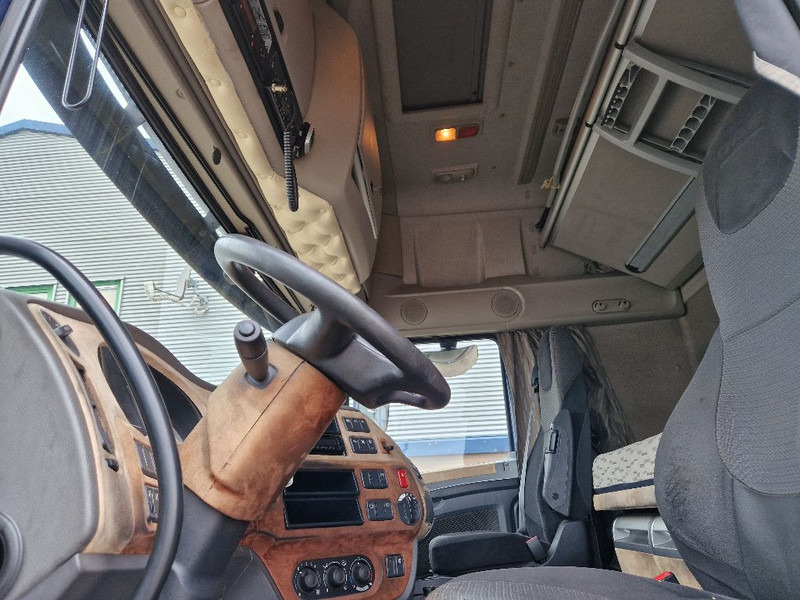 Interior photo 3: وحدة جر DAF XF 440 FT