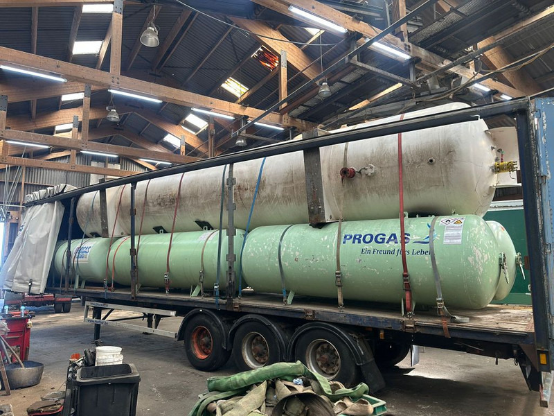 FULL TRAILER LOADED WITH LPG TANKS - نصف مقطورة ستارة: صورة 1 FULL TRAILER LOADED WITH LPG TANKS - نصف مقطورة ستارة: صورة 1