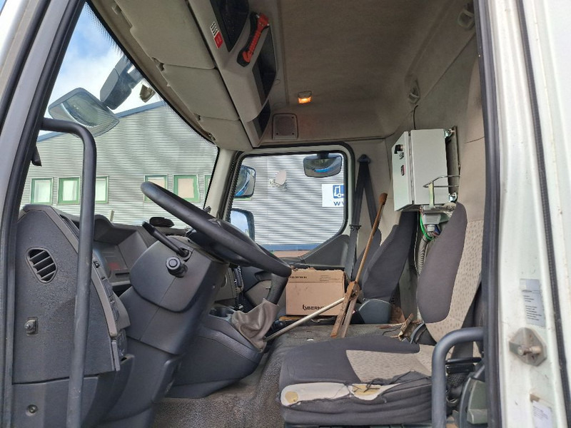 Renault MIDLUM 280DXI - شاحنة صهريج: صورة 4 Renault MIDLUM 280DXI - شاحنة صهريج: صورة 4