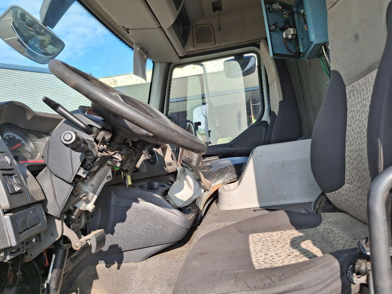 Renault MIDLUM 280DXI - شاحنة صهريج: صورة 3 Renault MIDLUM 280DXI - شاحنة صهريج: صورة 3