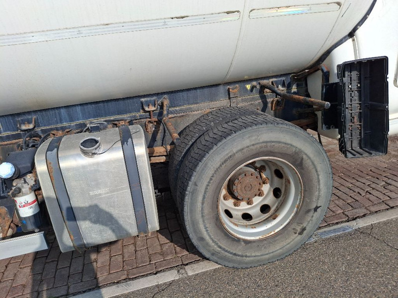 Renault MIDLUM 280DXI - شاحنة صهريج: صورة 4 Renault MIDLUM 280DXI - شاحنة صهريج: صورة 4