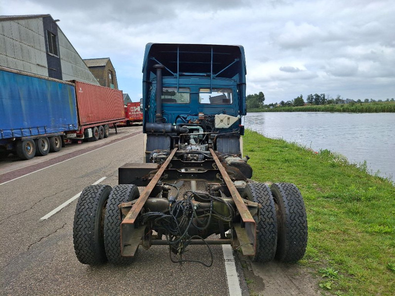 شاحنة هيكل كابينة Volvo FL611: صورة 16