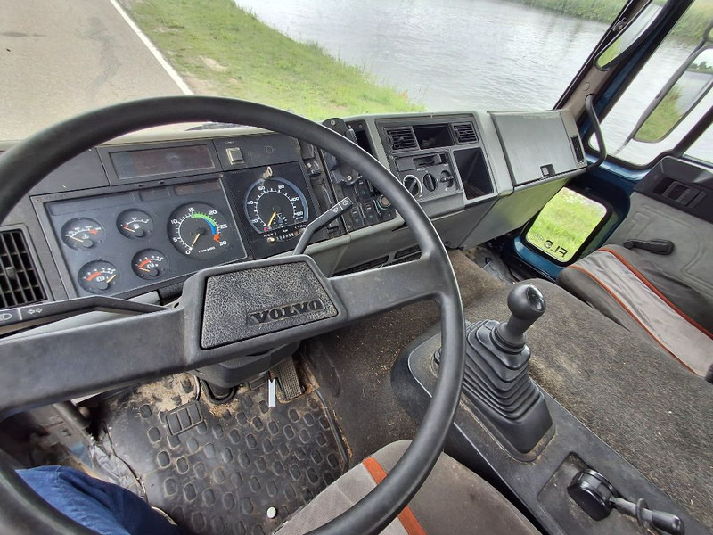 شاحنة هيكل كابينة Volvo FL611: صورة 13