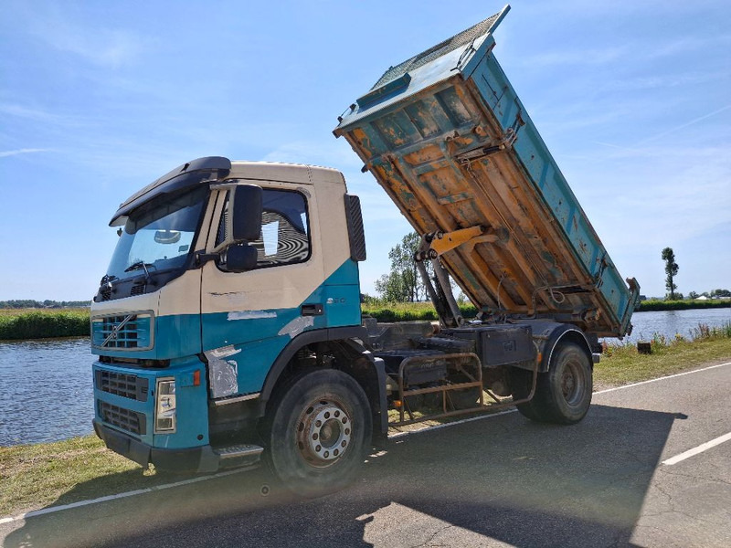 Volvo FM 260 KIPPER MANUAL GEARBOX - شاحنة قلاب: صورة 1 Volvo FM 260 KIPPER MANUAL GEARBOX - شاحنة قلاب: صورة 1