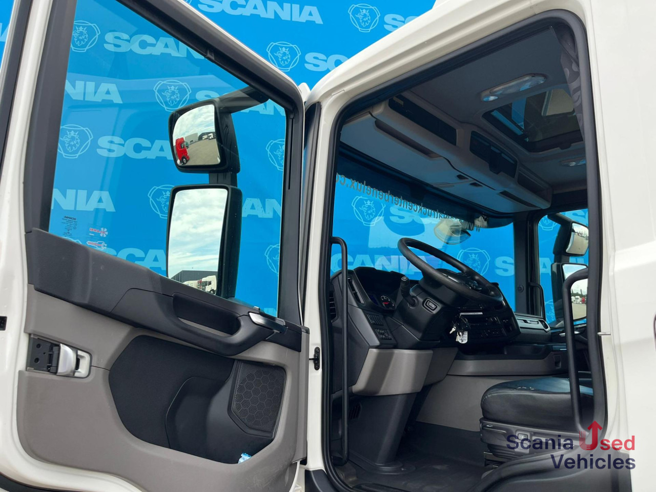 SCANIA P 250 B4x2NA FRIGO BOX 759X248X264 9T TAIL LIFT 2T - شاحنة مقفلة: صورة 2 SCANIA P 250 B4x2NA FRIGO BOX 759X248X264 9T TAIL LIFT 2T - شاحنة مقفلة: صورة 2