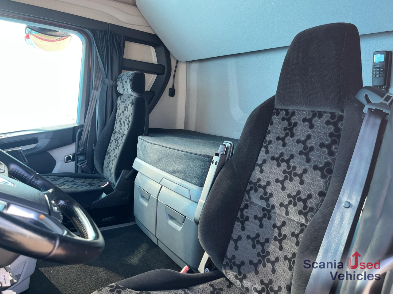 SCANIA R 410 A4x2NA RETARDER LED NAVI - وحدة جر: صورة 3 SCANIA R 410 A4x2NA RETARDER LED NAVI - وحدة جر: صورة 3