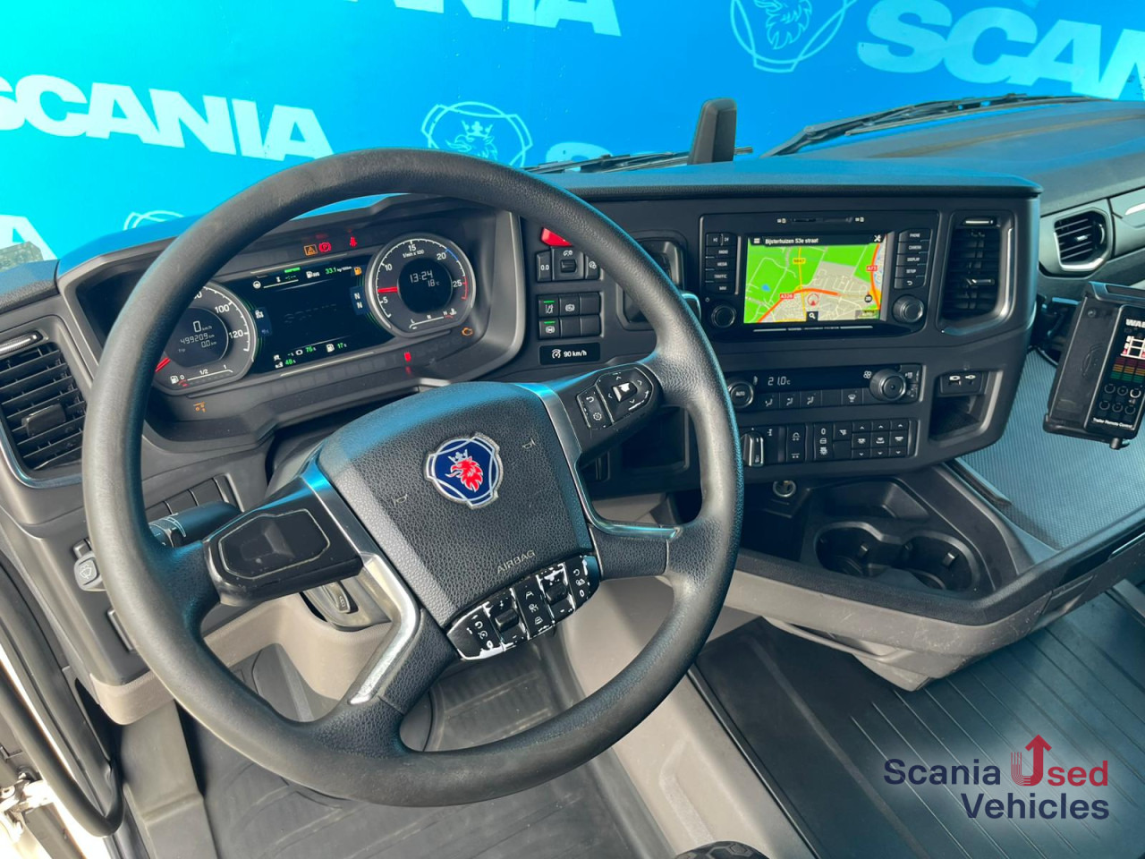 SCANIA R 410 B6x2*4NB LNG RETARDER FRIGO CHEREAU 765x250x - شاحنة الفريزر: صورة 2 SCANIA R 410 B6x2*4NB LNG RETARDER FRIGO CHEREAU 765x250x - شاحنة الفريزر: صورة 2