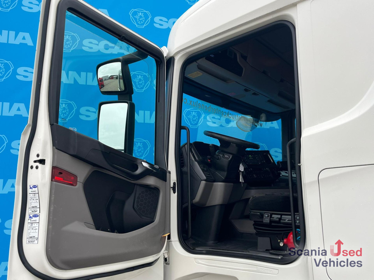 SCANIA R 410 B6x2*4NB LNG RETARDER FRIGO CHEREAU 765x250x - شاحنة الفريزر: صورة 2 SCANIA R 410 B6x2*4NB LNG RETARDER FRIGO CHEREAU 765x250x - شاحنة الفريزر: صورة 2