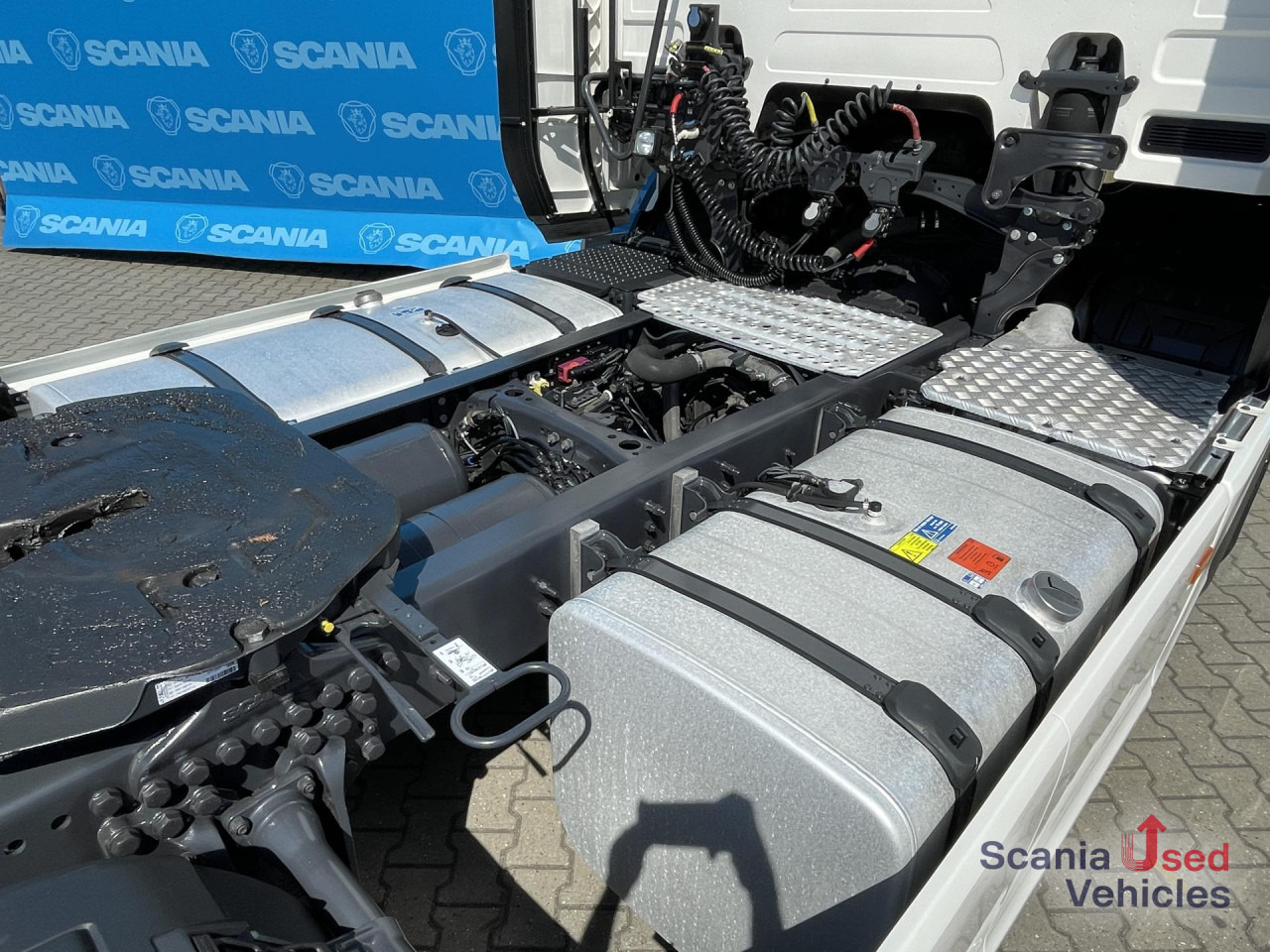 SCANIA R 450 A4x2NA DIFF-L RETARDER ACC 2X TANK - وحدة جر: صورة 2 SCANIA R 450 A4x2NA DIFF-L RETARDER ACC 2X TANK - وحدة جر: صورة 2
