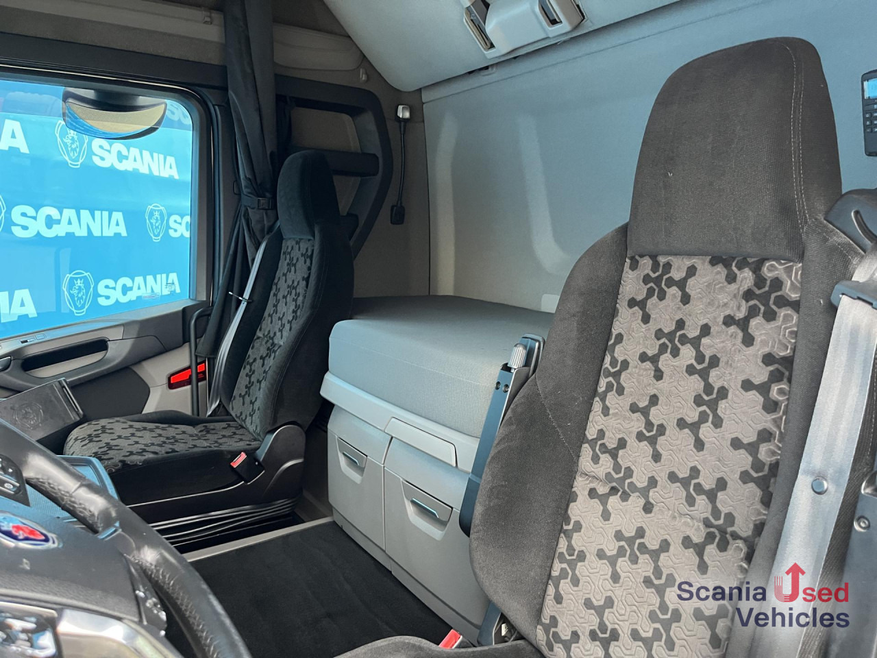 SCANIA R 450 A4x2NA LED NAVI SMART 2 - وحدة جر: صورة 3 SCANIA R 450 A4x2NA LED NAVI SMART 2 - وحدة جر: صورة 3