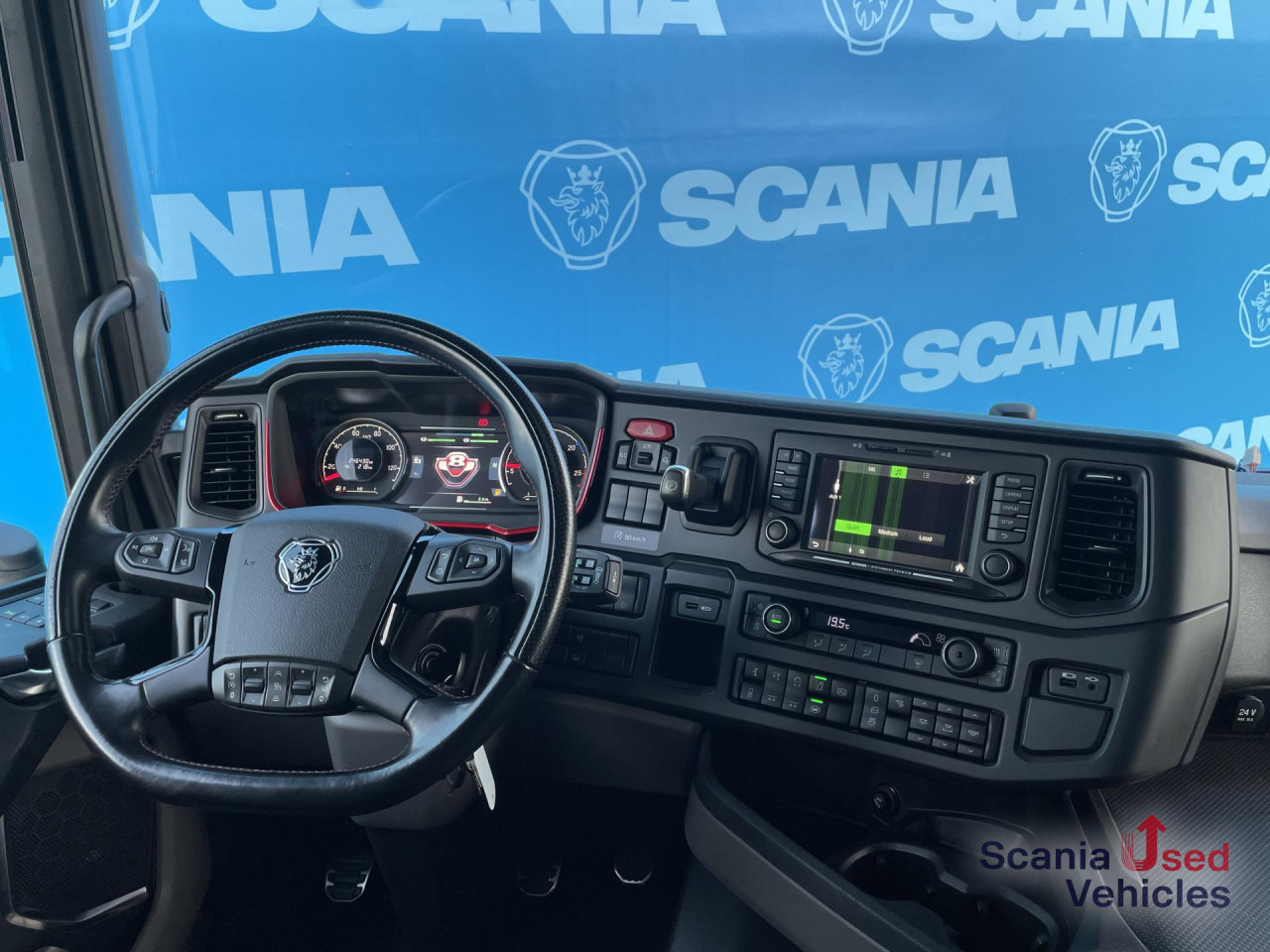 SCANIA S 660 A6x2/4NB V8 RETARDER FULL AIR 8T DIFF-L LED - وحدة جر: صورة 4 SCANIA S 660 A6x2/4NB V8 RETARDER FULL AIR 8T DIFF-L LED - وحدة جر: صورة 4