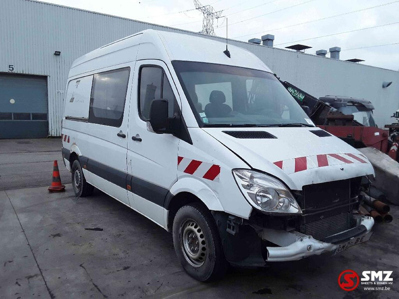 Mercedes-Benz Sprinter 311 accident - شاحنة مغلقة الصندوق: صورة 1 Mercedes-Benz Sprinter 311 accident - شاحنة مغلقة الصندوق: صورة 1