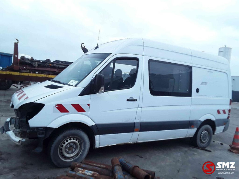 Mercedes-Benz Sprinter 311 accident - شاحنة مغلقة الصندوق: صورة 5 Mercedes-Benz Sprinter 311 accident - شاحنة مغلقة الصندوق: صورة 5