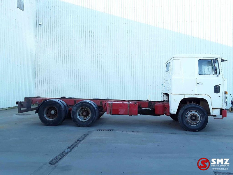 Scania 111 6x2 super lames - شاحنة هيكل كابينة: صورة 4 Scania 111 6x2 super lames - شاحنة هيكل كابينة: صورة 4