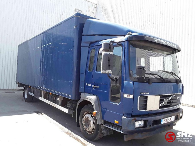Volvo FL 220 - شاحنة مقفلة: صورة 1 Volvo FL 220 - شاحنة مقفلة: صورة 1
