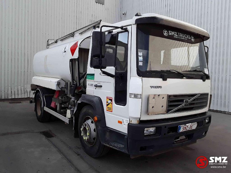 Volvo FL6 220 10000L lames - شاحنة صهريج: صورة 1 Volvo FL6 220 10000L lames - شاحنة صهريج: صورة 1