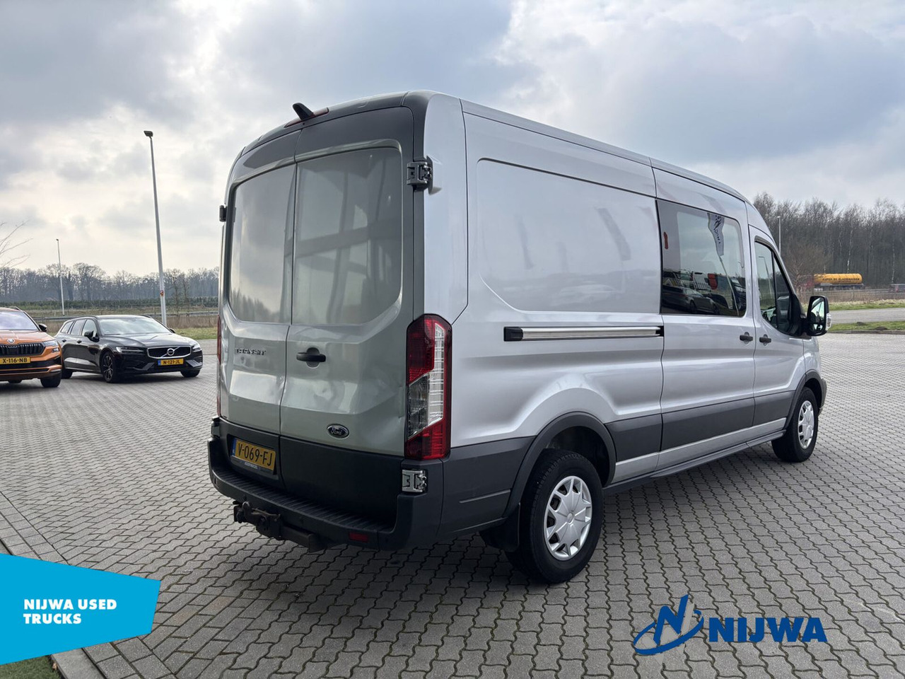 Ford Transit 130 L3H2 Dubbele cabine + Trekhaak - فان المدمجة, الشاحنات الصغيرة كابينة مزدوجة: صورة 3 Ford Transit 130 L3H2 Dubbele cabine + Trekhaak - فان المدمجة, الشاحنات الصغيرة كابينة مزدوجة: صورة 3