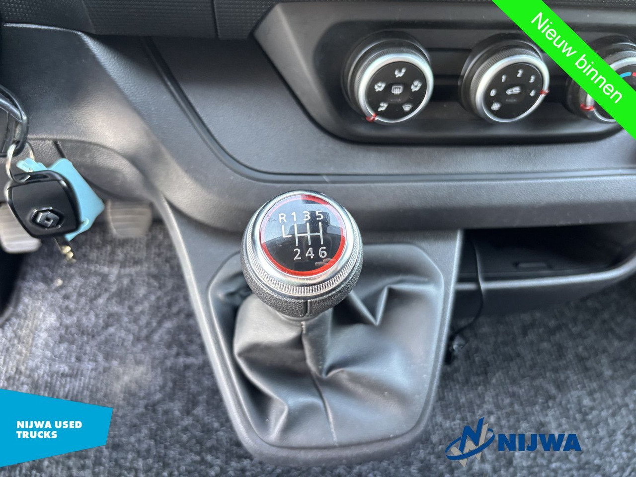 فان المدمجة, الشاحنات الصغيرة كابينة مزدوجة Renault Trafic 150 T30 L2H1 Trekhaak + Dubbele cabine: صورة 9