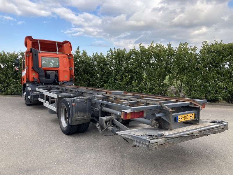 DAF FA CF65.180 Euro3 Manual / Laadklep - شاحنة هيكل كابينة: صورة 3 DAF FA CF65.180 Euro3 Manual / Laadklep - شاحنة هيكل كابينة: صورة 3