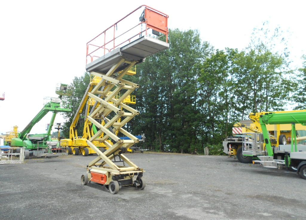 JLG JLG 3246, Scherenarbeitsbühne, 11,9 m - رافعة هيدروليكية مقصية: صورة 4 JLG JLG 3246, Scherenarbeitsbühne, 11,9 m - رافعة هيدروليكية مقصية: صورة 4