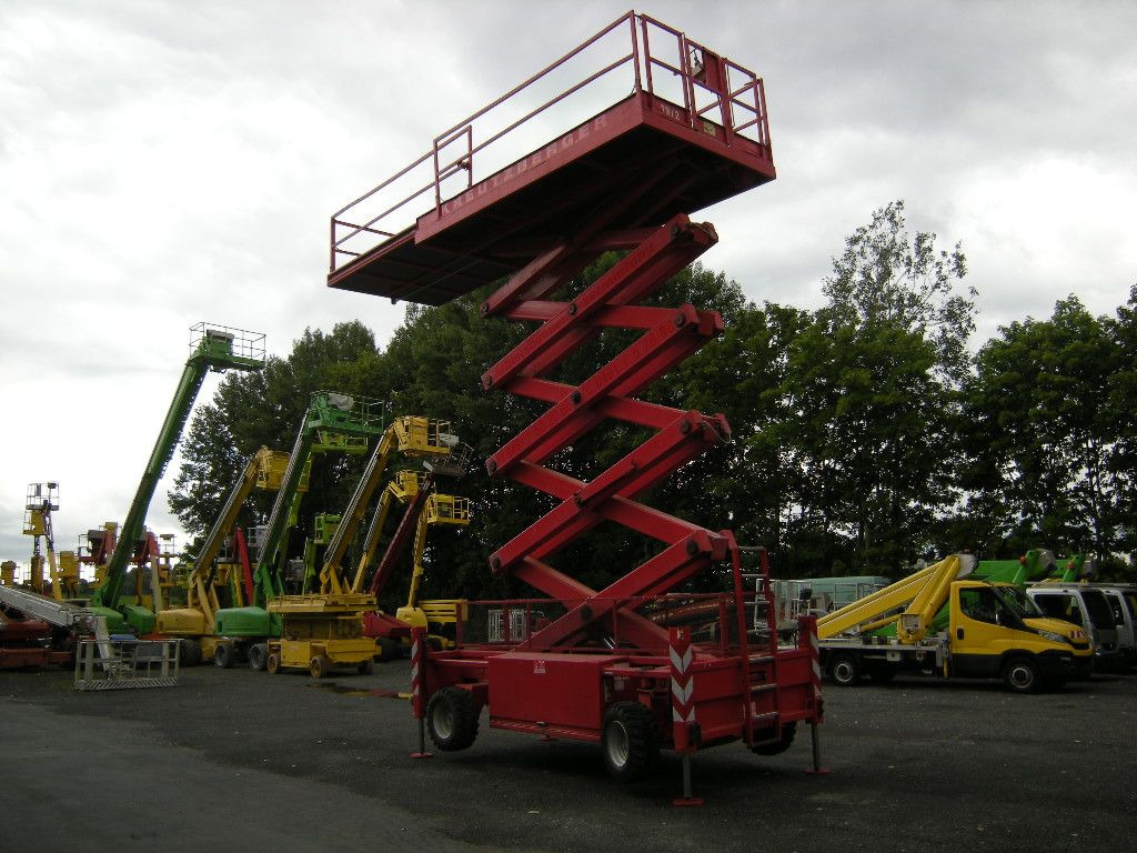 Scherenarbeitsbühne Liftlux SL172-24D4WD,S AH 19 - منصة تلسكوبية محمولة على شاحنة: صورة 3 Scherenarbeitsbühne Liftlux SL172-24D4WD,S AH 19 - منصة تلسكوبية محمولة على شاحنة: صورة 3