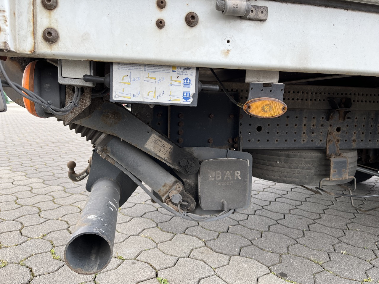 FUSO Canter 7C18 4x2 Ladebordwand Getriebeschaden - شاحنة ستارة جانبية: صورة 5 FUSO Canter 7C18 4x2 Ladebordwand Getriebeschaden - شاحنة ستارة جانبية: صورة 5