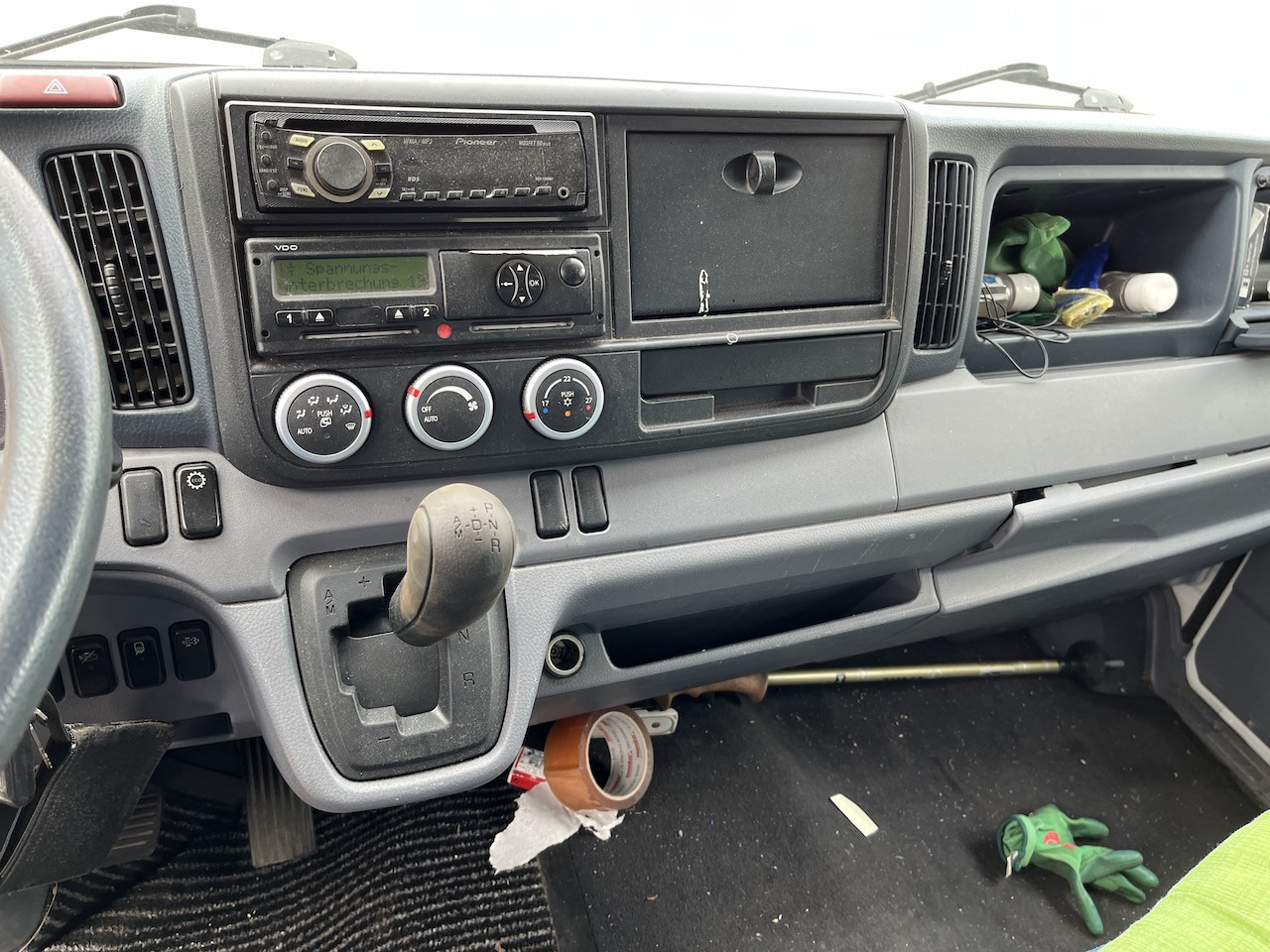 FUSO Canter 7C18 4x2 Ladebordwand Getriebeschaden - شاحنة ستارة جانبية: صورة 2 FUSO Canter 7C18 4x2 Ladebordwand Getriebeschaden - شاحنة ستارة جانبية: صورة 2