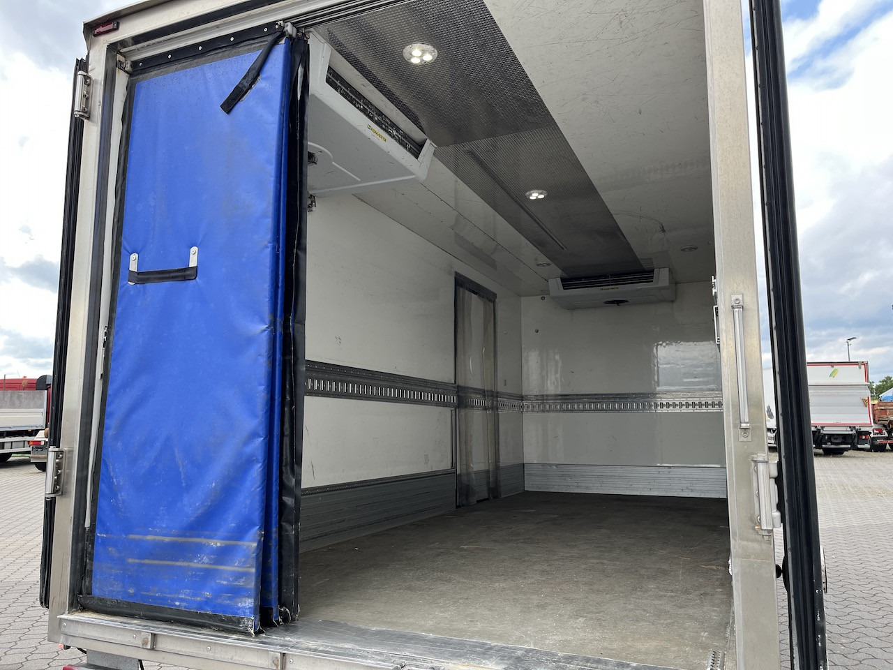 Iveco 70C18 Daily Kühlkoffer mit Ladebordwand Konvekta - شاحنة التوصيل: صورة 5 Iveco 70C18 Daily Kühlkoffer mit Ladebordwand Konvekta - شاحنة التوصيل: صورة 5