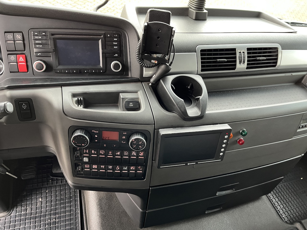 MAN TGX 26.480 6x2 Atlas 145.2 Baustoff - شاحنات مسطحة, شاحنة كرين: صورة 3 MAN TGX 26.480 6x2 Atlas 145.2 Baustoff - شاحنات مسطحة, شاحنة كرين: صورة 3