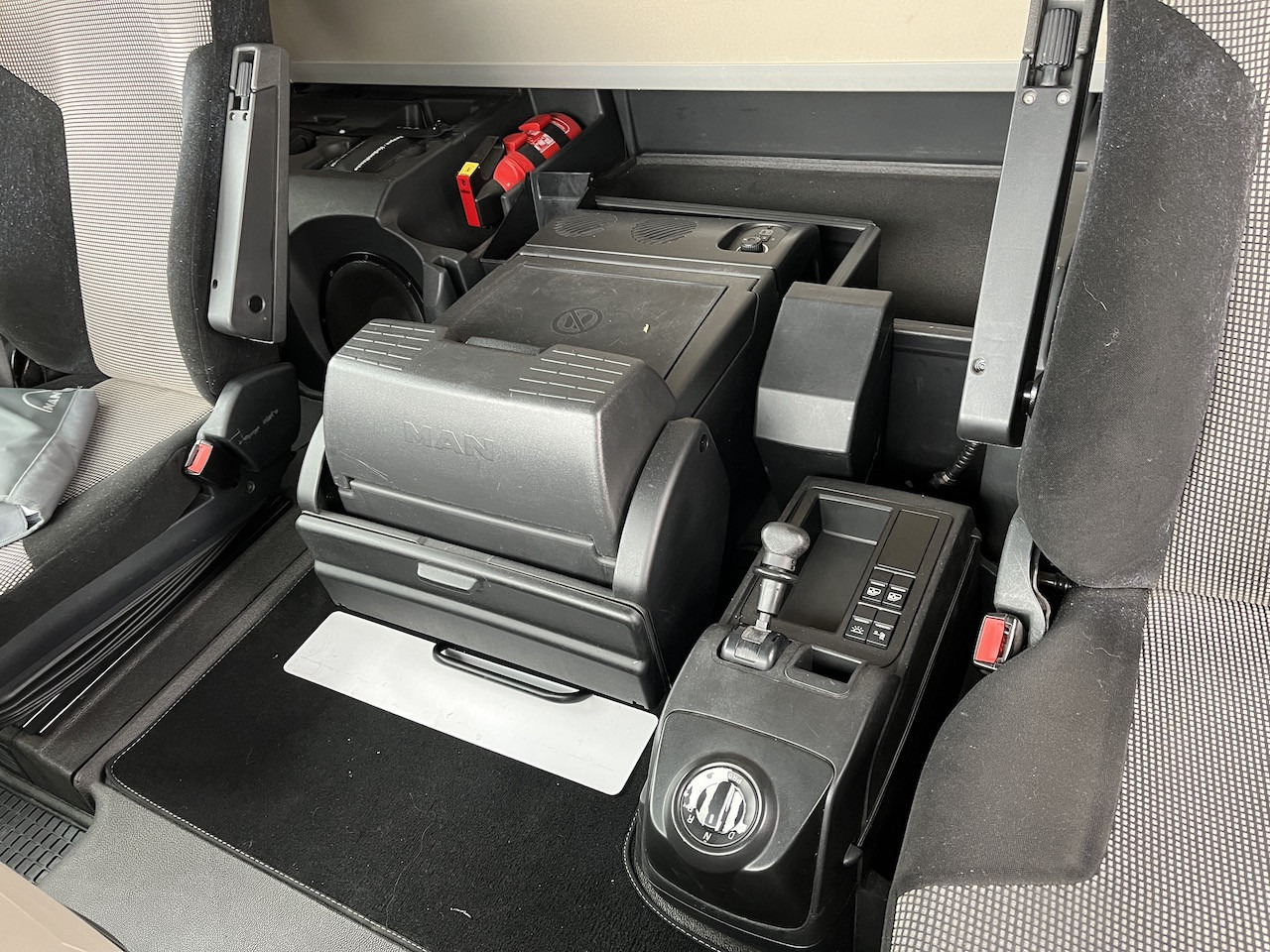 MAN TGX 26.500 6x2 Fahrgestell Lenk-Liftachse AHK - شاحنة هيكل كابينة: صورة 3 MAN TGX 26.500 6x2 Fahrgestell Lenk-Liftachse AHK - شاحنة هيكل كابينة: صورة 3