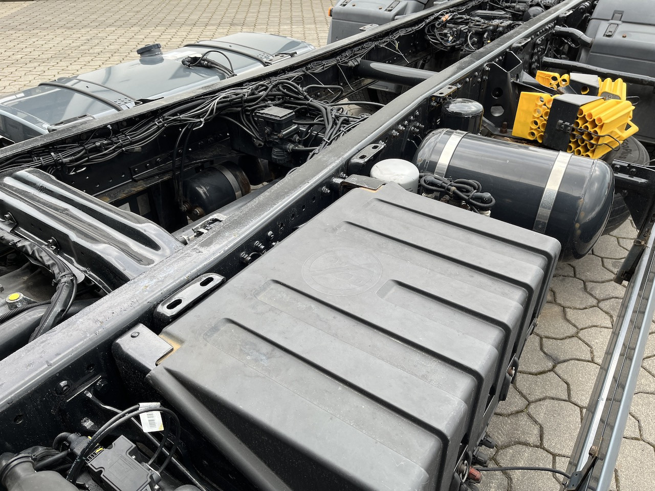 MAN TGX 26.500 6x2 Fahrgestell Lenk-Liftachse AHK - شاحنة هيكل كابينة: صورة 5 MAN TGX 26.500 6x2 Fahrgestell Lenk-Liftachse AHK - شاحنة هيكل كابينة: صورة 5