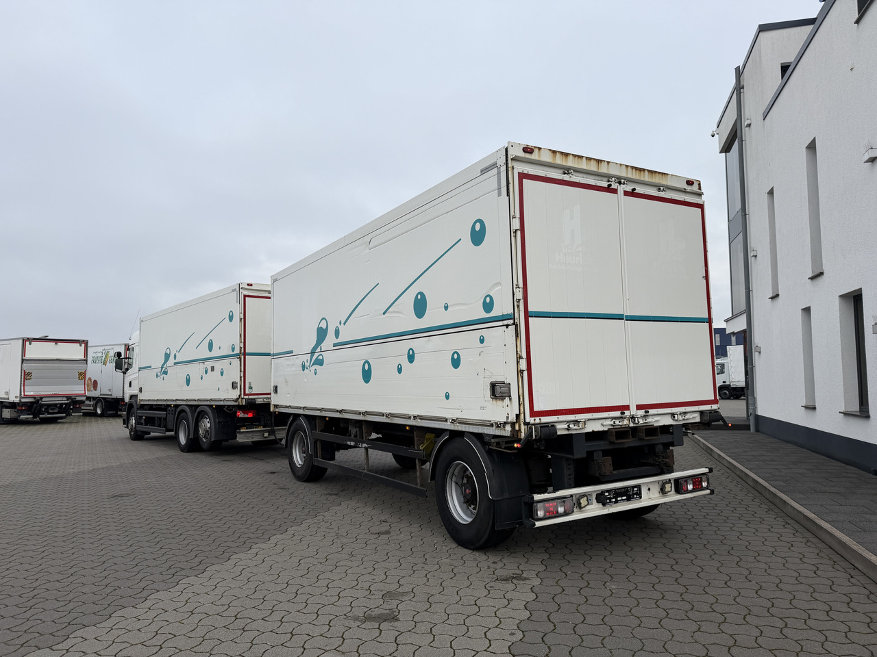 Scania R 450 6x2 Geränkezug + Orten Anhänger - شاحنة المشروبات: صورة 4 Scania R 450 6x2 Geränkezug + Orten Anhänger - شاحنة المشروبات: صورة 4