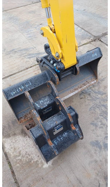 Komatsu PC16R-3HS - حفارة مُصَّغرة: صورة 3 Komatsu PC16R-3HS - حفارة مُصَّغرة: صورة 3