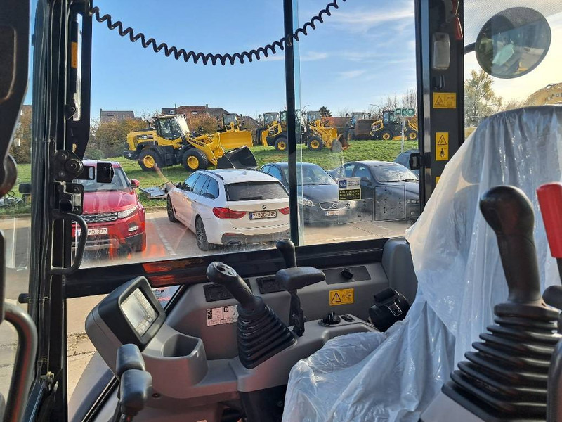 حفارة مُصَّغرة Komatsu PC55MR-5: صورة 15