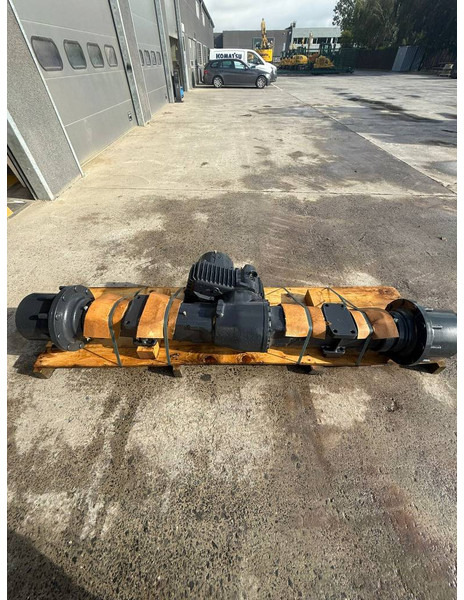 Komatsu WA100M-8 REAR AXLE ASSEMBLY 42W-23-51110 - المحور و قطع الغيار - آلات البناء: صورة 4 Komatsu WA100M-8 REAR AXLE ASSEMBLY 42W-23-51110 - المحور و قطع الغيار - آلات البناء: صورة 4
