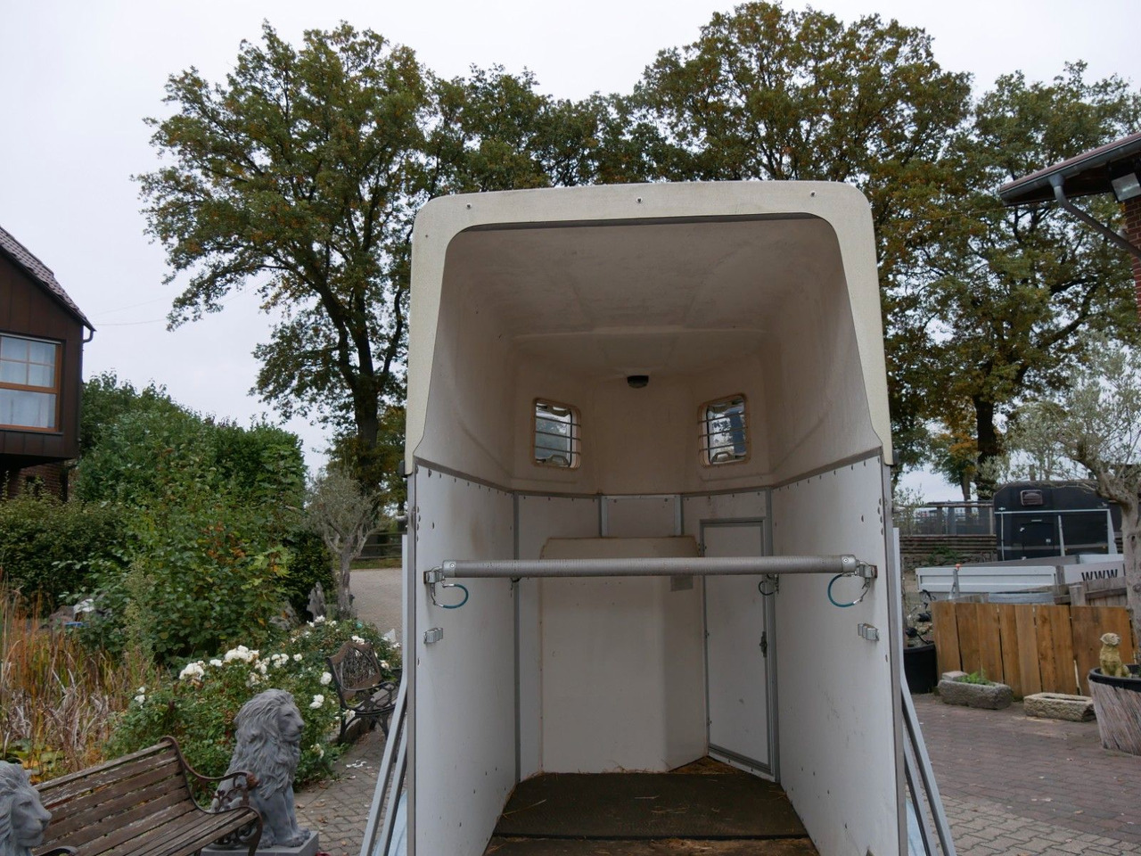 Blomert 1,5 Pferde Holz Poly - مقطورة نقل المواشي: صورة 4 Blomert 1,5 Pferde Holz Poly - مقطورة نقل المواشي: صورة 4