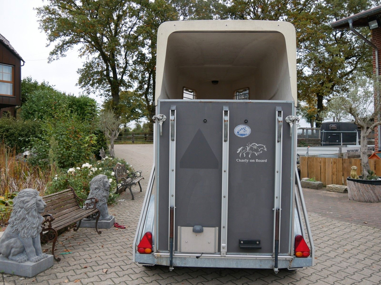 Blomert 1,5 Pferde Holz Poly - مقطورة نقل المواشي: صورة 2 Blomert 1,5 Pferde Holz Poly - مقطورة نقل المواشي: صورة 2