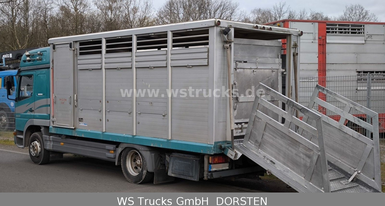 Mercedes-Benz Atego 1223 1 Stock Hohe Gitter Viehtransporter - شاحنة نقل خيل: صورة 5 Mercedes-Benz Atego 1223 1 Stock Hohe Gitter Viehtransporter - شاحنة نقل خيل: صورة 5