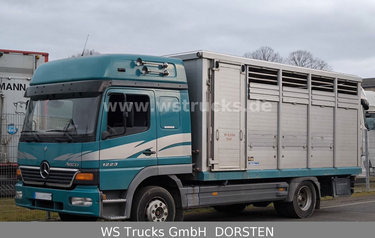 Mercedes-Benz Atego 1223 1 Stock Hohe Gitter Viehtransporter - شاحنة نقل خيل: صورة 2 Mercedes-Benz Atego 1223 1 Stock Hohe Gitter Viehtransporter - شاحنة نقل خيل: صورة 2