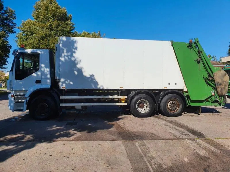 Iveco 260S 42 WAAGE 5 m³ Zöller Medium XXL 24 Umleerer - شاحنة النفايات: صورة 4 Iveco 260S 42 WAAGE 5 m³ Zöller Medium XXL 24 Umleerer - شاحنة النفايات: صورة 4