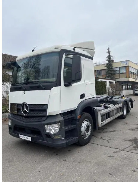 Mercedes-Benz Actros 2543 BL 6x2 Abroller - شاحنة ذات خطاف: صورة 1 Mercedes-Benz Actros 2543 BL 6x2 Abroller - شاحنة ذات خطاف: صورة 1