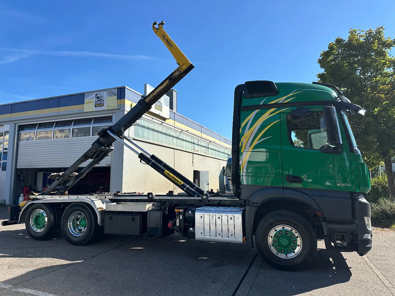 Mercedes-Benz Arocs 2551 6X4*HAD*Abroller *Palfinger*Euro6D*Intarder - شاحنة ذات خطاف: صورة 2 Mercedes-Benz Arocs 2551 6X4*HAD*Abroller *Palfinger*Euro6D*Intarder - شاحنة ذات خطاف: صورة 2