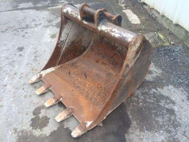 880mm - Axes 45 - بكت حفار: صورة 1 880mm - Axes 45 - بكت حفار: صورة 1