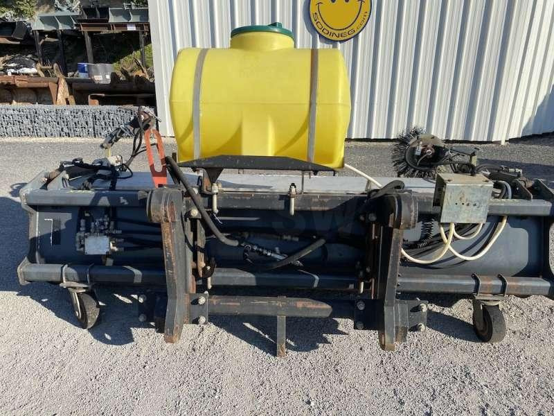EMILY 2900mm - Attache Chargeurs CATERPILLAR / VOLVO - مكنسة: صورة 4 EMILY 2900mm - Attache Chargeurs CATERPILLAR / VOLVO - مكنسة: صورة 4