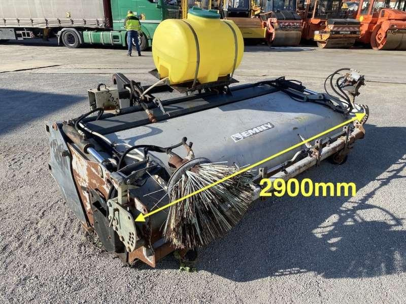 EMILY 2900mm - Attache Chargeurs CATERPILLAR / VOLVO - مكنسة: صورة 1 EMILY 2900mm - Attache Chargeurs CATERPILLAR / VOLVO - مكنسة: صورة 1