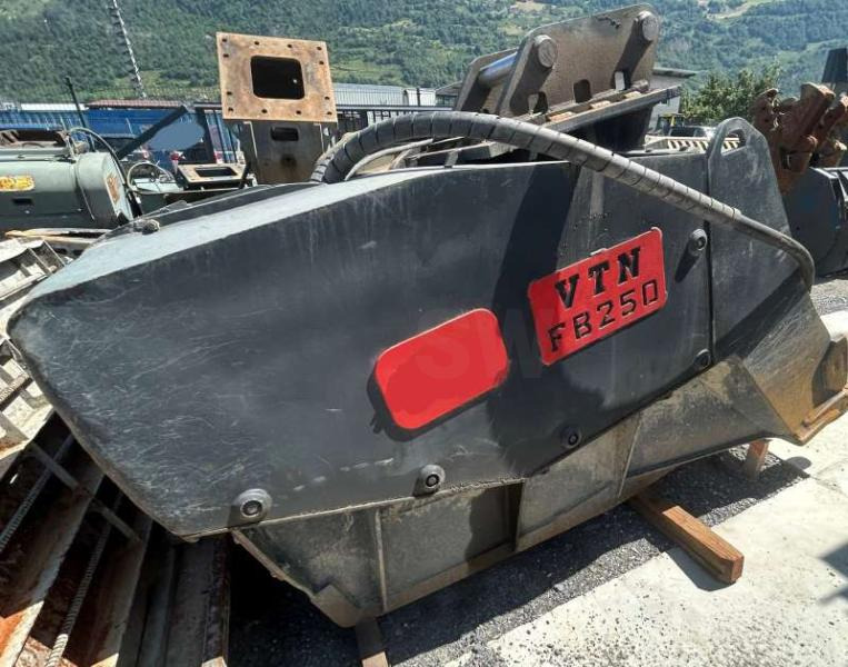 VTN Godet Concasseur VTN FB 250 - بكت - آلات البناء: صورة 3 VTN Godet Concasseur VTN FB 250 - بكت - آلات البناء: صورة 3