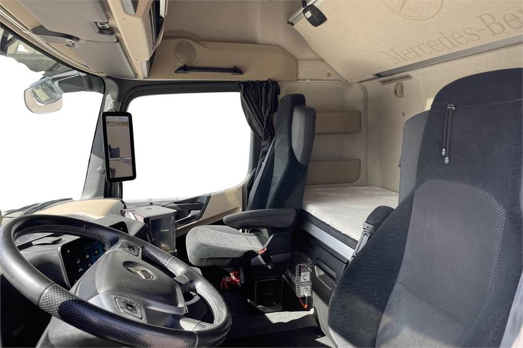 Mercedes-Benz ACTROS 2551LS 6x2/4 Väliteli - وحدة جر: صورة 5 Mercedes-Benz ACTROS 2551LS 6x2/4 Väliteli - وحدة جر: صورة 5