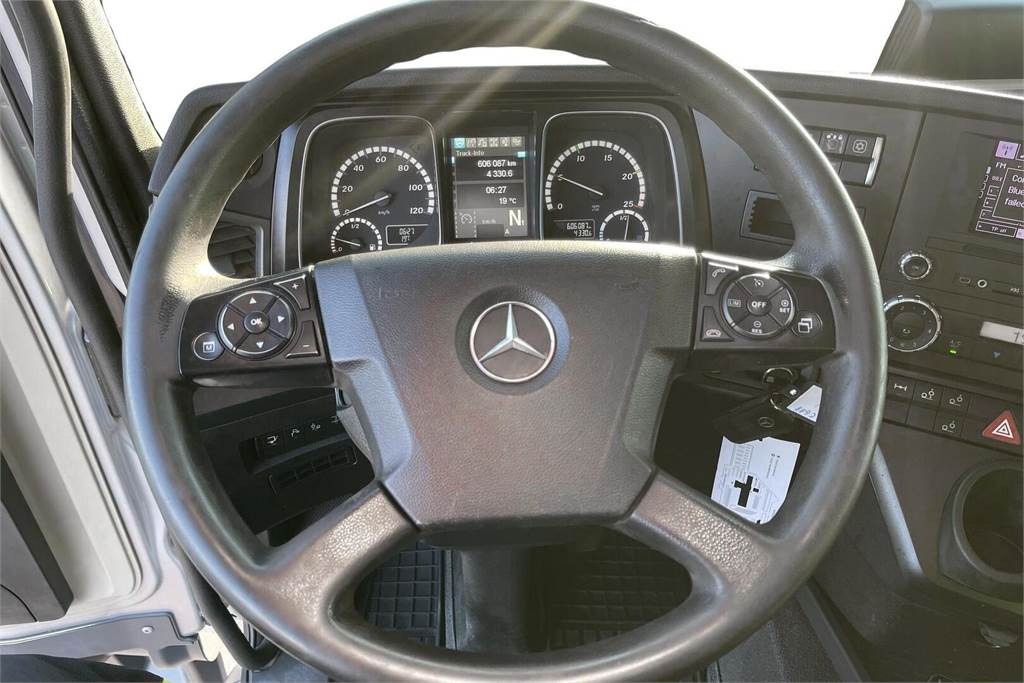 شاحنة صندوق متساوي Mercedes-Benz ACTROS L 2551 6x2 FRC 06/2027: صورة 13